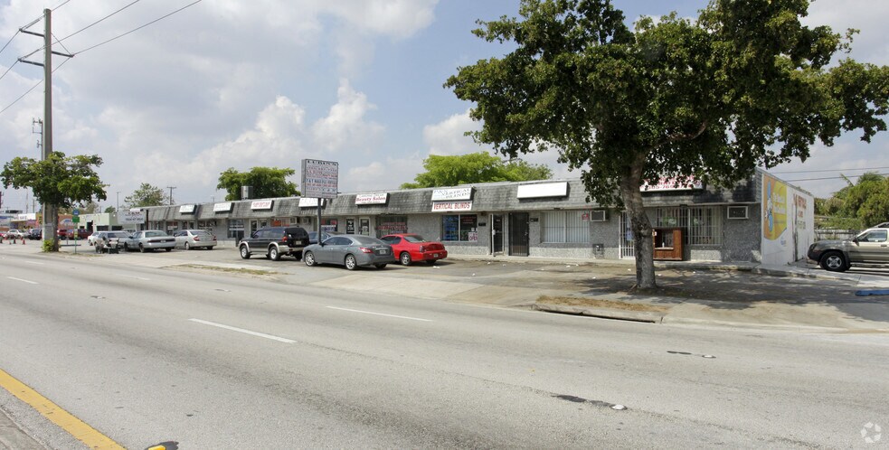 13800-13818 NW 7th Ave, Miami, FL à louer - Photo du bâtiment - Image 3 de 5