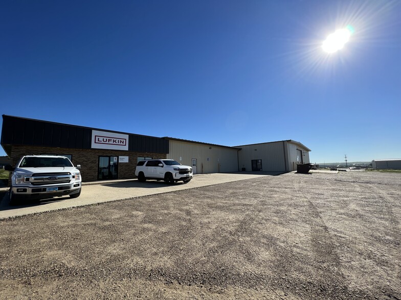 501 58th St W, Williston, ND for sale - Primary Photo - Image 1 of 1