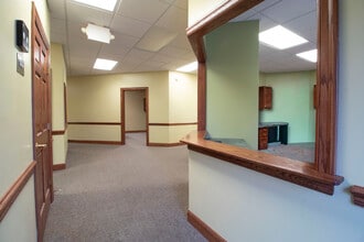 8203 Main St, Williamsville, NY à louer Photo intérieure- Image 2 de 82