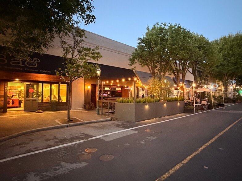 2030-2050 Broadway St, Redwood City, CA for sale - Building Photo - Image 2 of 8