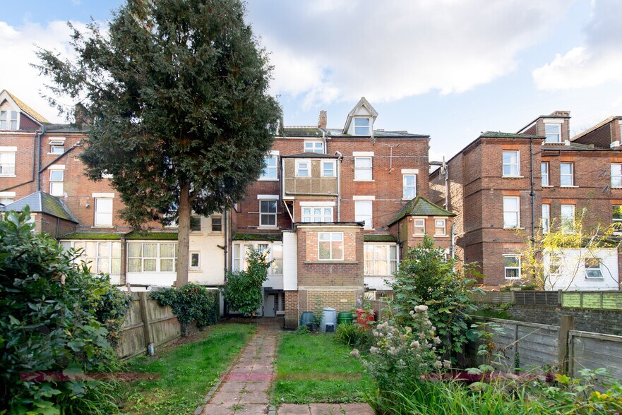 16 Shorncliffe Rd, Folkestone à louer - Photo du bâtiment - Image 2 de 9