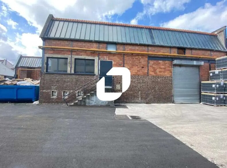 Flex in Pantin for lease - Building Photo - Image 1 of 4