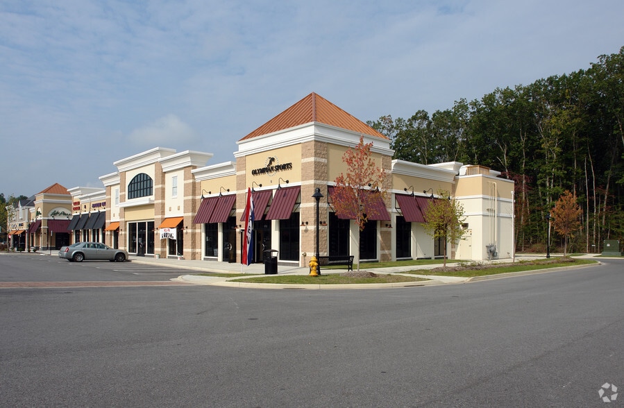 11737-11777 Hg Trueman Rd, Lusby, MD for lease - Primary Photo - Image 1 of 7