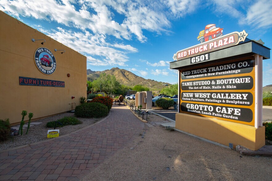 6501 N Cave Creek Rd, Cave Creek, AZ à louer - Photo du bâtiment - Image 1 de 4