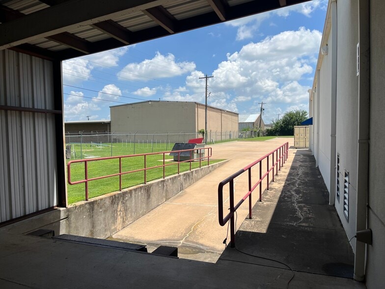 5959 NW 37th St, Oklahoma City, OK for sale - Building Photo - Image 2 of 12