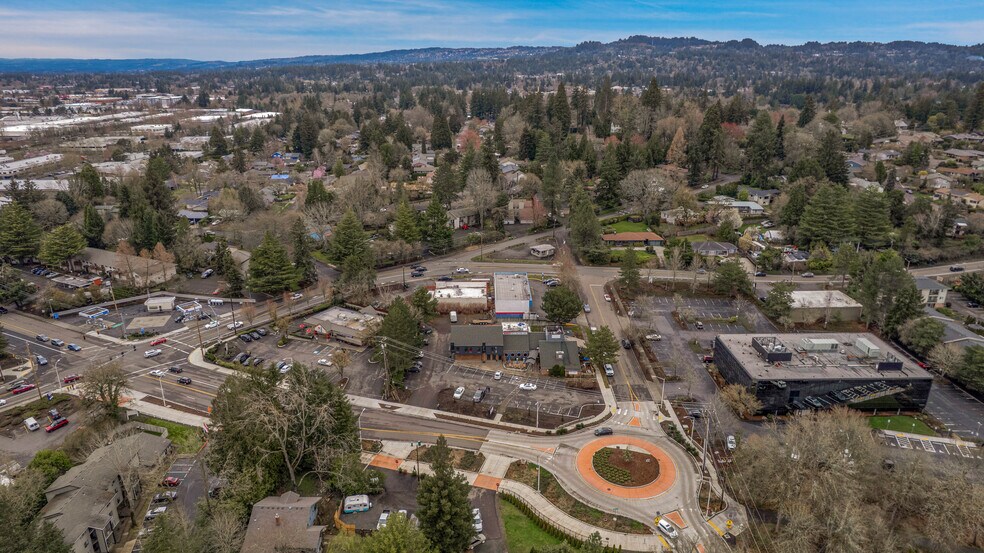 9225 SW Allen Rd, Portland, OR à vendre - Photo du bâtiment - Image 3 de 14