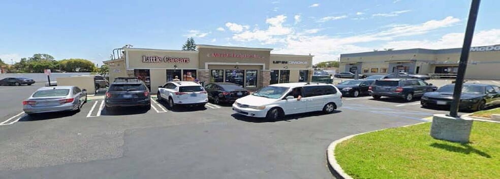 621 W 19th St, Costa Mesa, CA for sale - Building Photo - Image 1 of 7