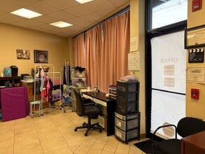 683-685 Main St, Hackensack, NJ for lease Interior Photo- Image 2 of 5