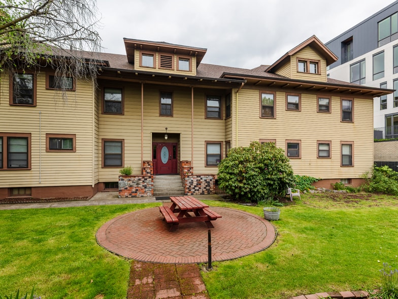 1830 NW 23rd Pl, Portland, OR for sale - Building Photo - Image 2 of 19