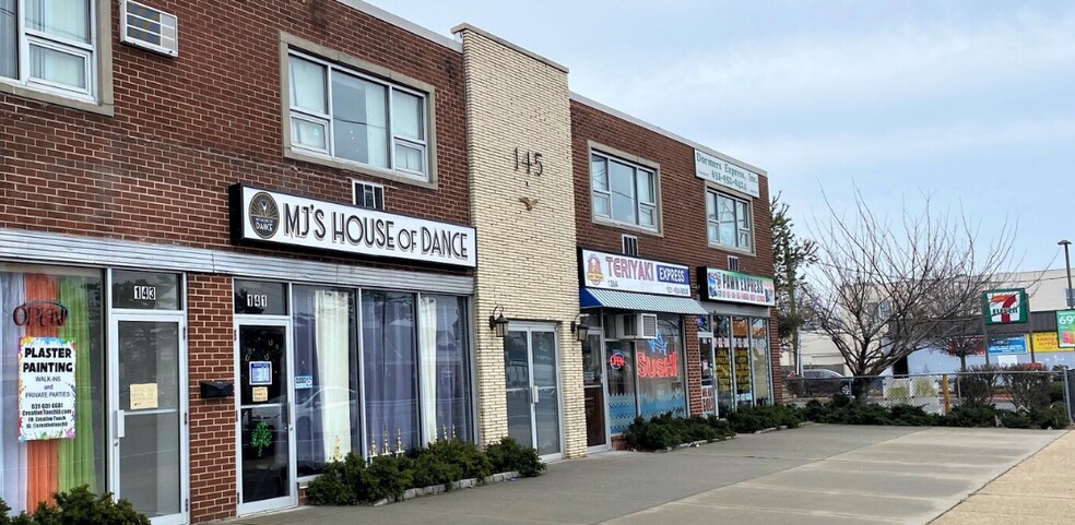 145 E Sunrise Hwy, Lindenhurst, NY à louer - Photo du bâtiment - Image 3 de 3