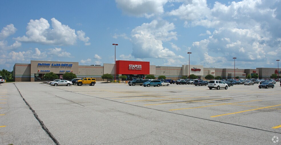 5236 Elmore Ave, Davenport, IA for lease - Primary Photo - Image 2 of 5