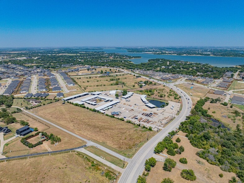 Boat & RV Storage+Owner-User Opportunity portfolio of 2 properties for sale on LoopNet.ca - Aerial - Image 2 of 3