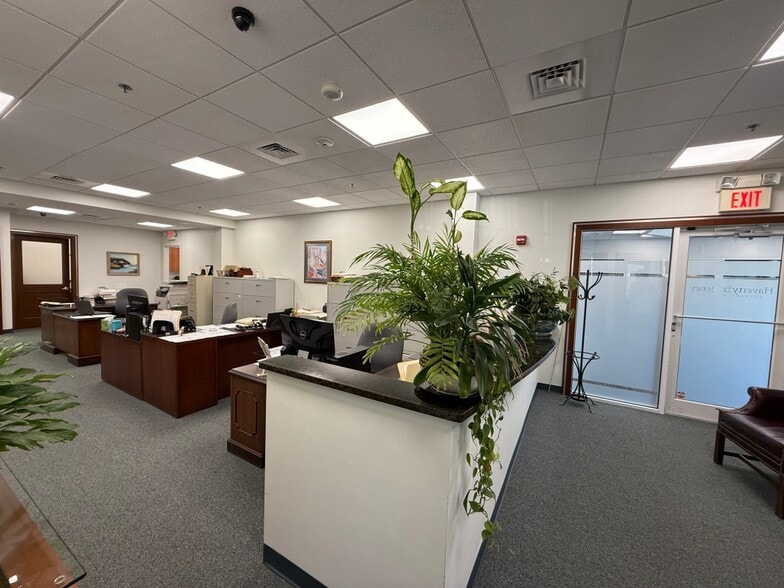 57 Obery St, Plymouth, MA for lease - Interior Photo - Image 2 of 4