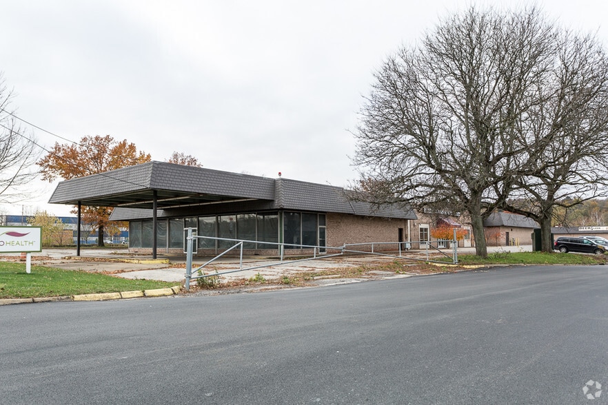 100 S Jefferson St, New Castle, PA for lease - Primary Photo - Image 3 of 7
