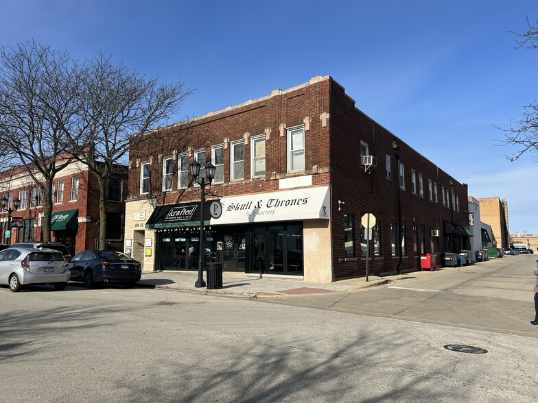 109-111 E First St, Elmhurst, IL à vendre - Photo du bâtiment - Image 1 de 5