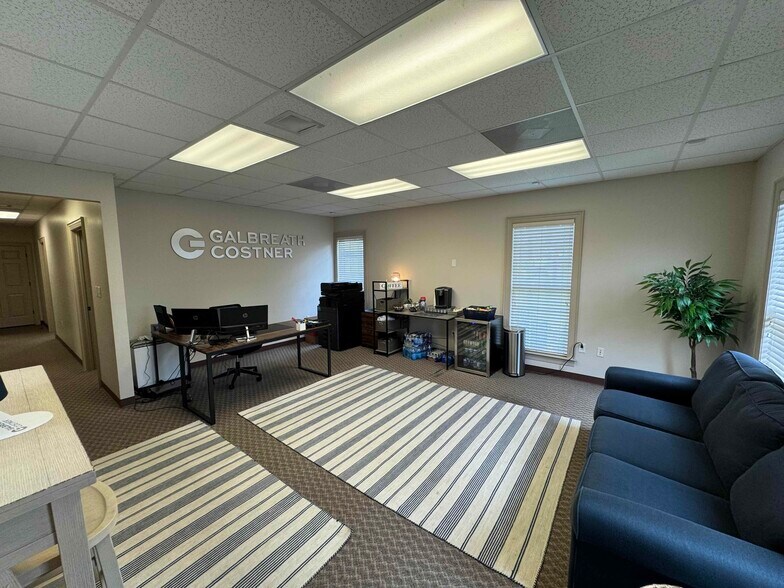 301 Post Office Dr, Indian Trail, NC à louer - Photo du bâtiment - Image 2 de 10