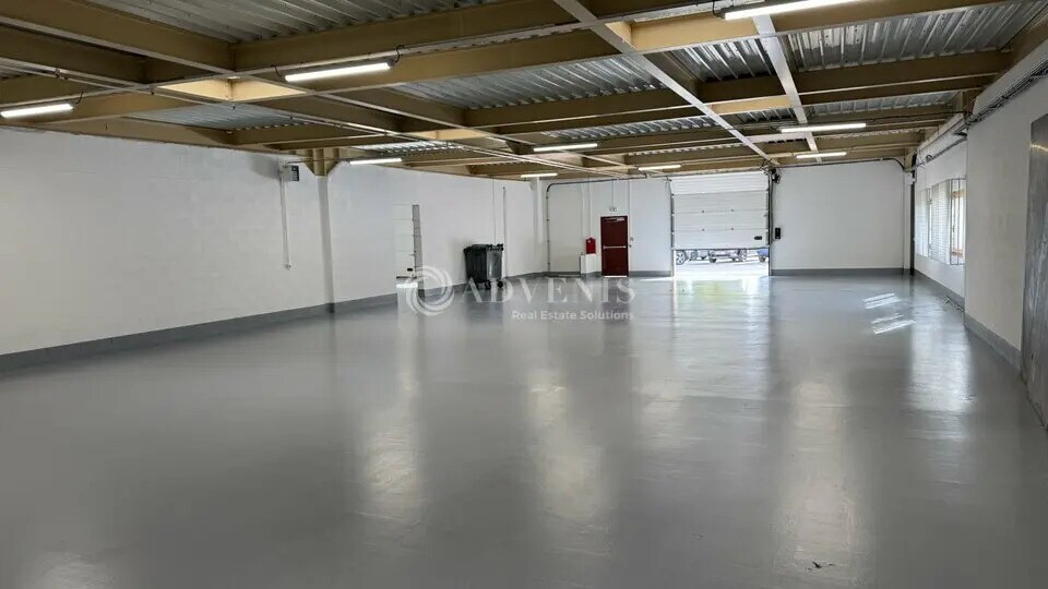 Flex in Croissy-Beaubourg for lease - Building Photo - Image 1 of 6