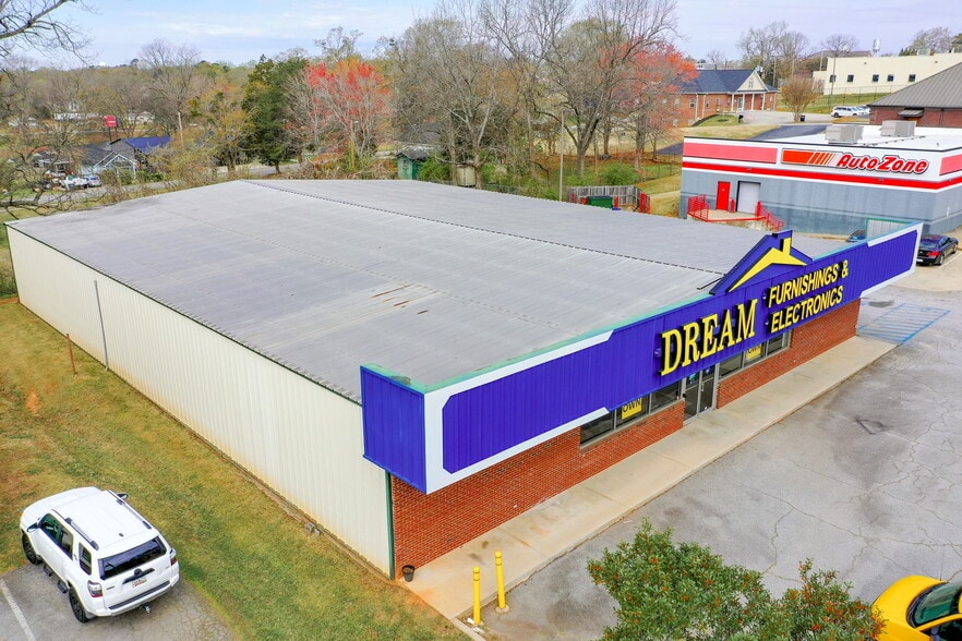 440 Hampton Ave, Pickens, SC for sale - Building Photo - Image 2 of 10