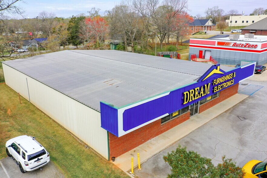 440 Hampton Ave, Pickens, SC à vendre - Photo du bâtiment - Image 2 de 10