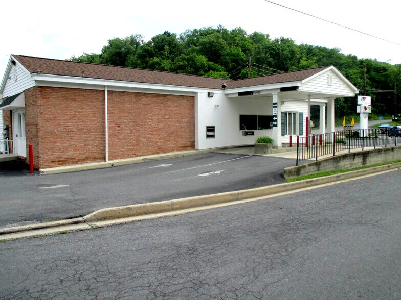155 N Richard St, Bedford, PA à vendre - Photo du bâtiment - Image 2 de 8