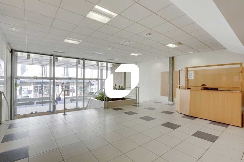38-40 Rue Gabriel Crie, Malakoff for sale - Lobby - Image 2 of 14