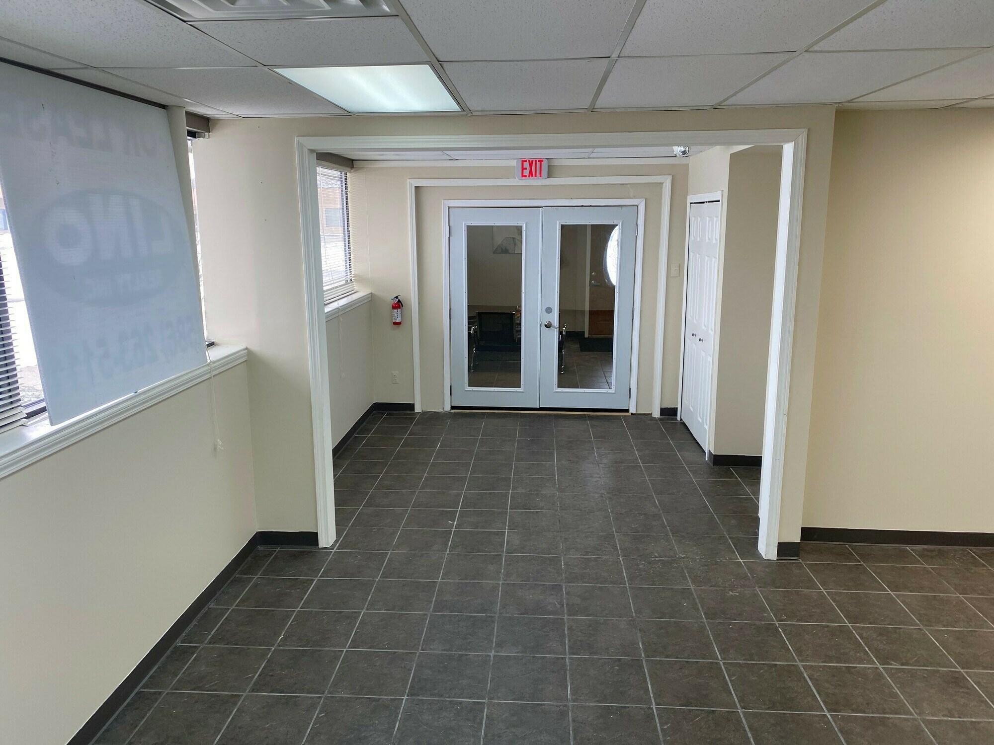 42900-42990 Garfield Rd, Clinton Township, MI for lease Interior Photo- Image 1 of 5