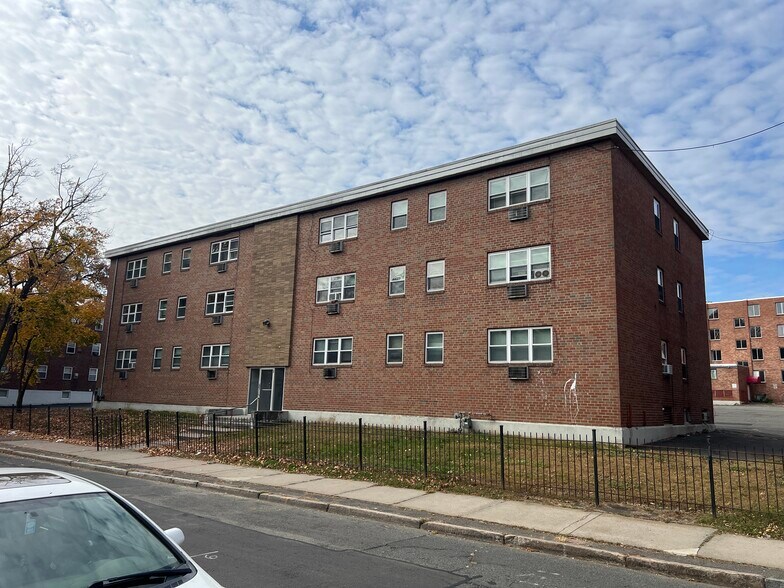 23 Marshall St, Hartford, CT à vendre - Photo du bâtiment - Image 2 de 12