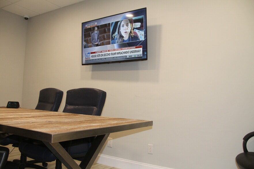 85 SW 5th Ave, Delray Beach, FL for lease - Interior Photo - Image 3 of 41