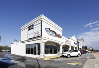 624-630 S Central Expy, Richardson, TX for lease Building Photo- Image 1 of 1