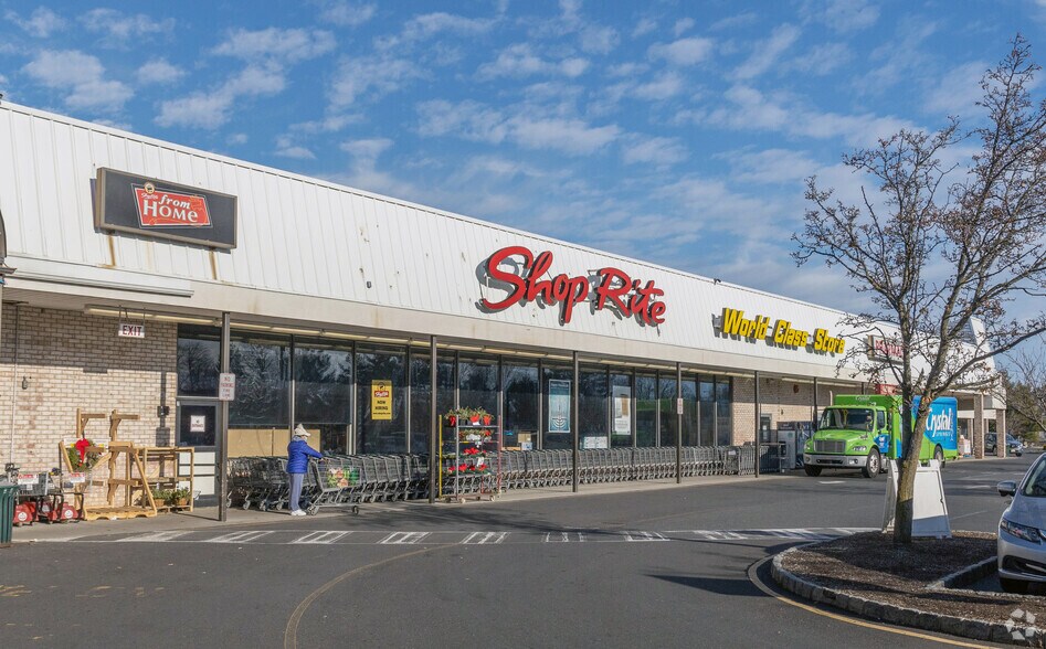 310 Route 36, West Long Branch, NJ à louer - Photo principale - Image 2 de 2