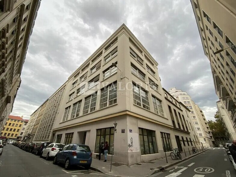 Bureau dans Lyon à louer - Photo du bâtiment - Image 3 de 12