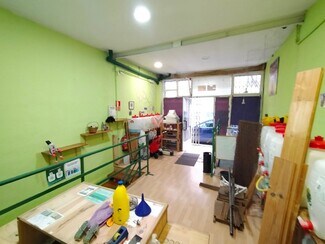 Plus de détails pour Multi-résidentiel à vendre