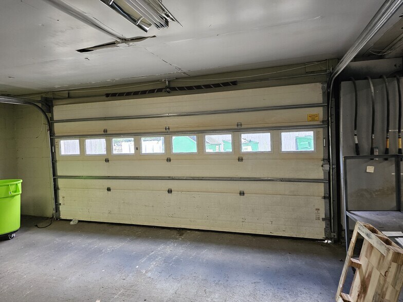 307 Gravel Hill Rd, Monroe Township, NJ à louer - Photo du bâtiment - Image 3 de 4