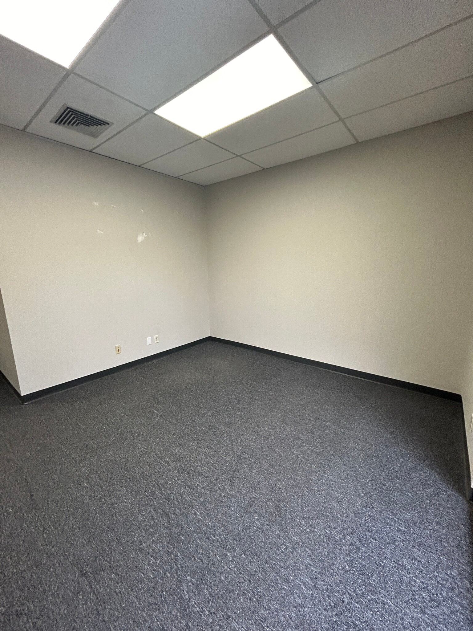 10737 W Gateway Blvd, El Paso, TX à louer Photo intérieure- Image 1 de 16