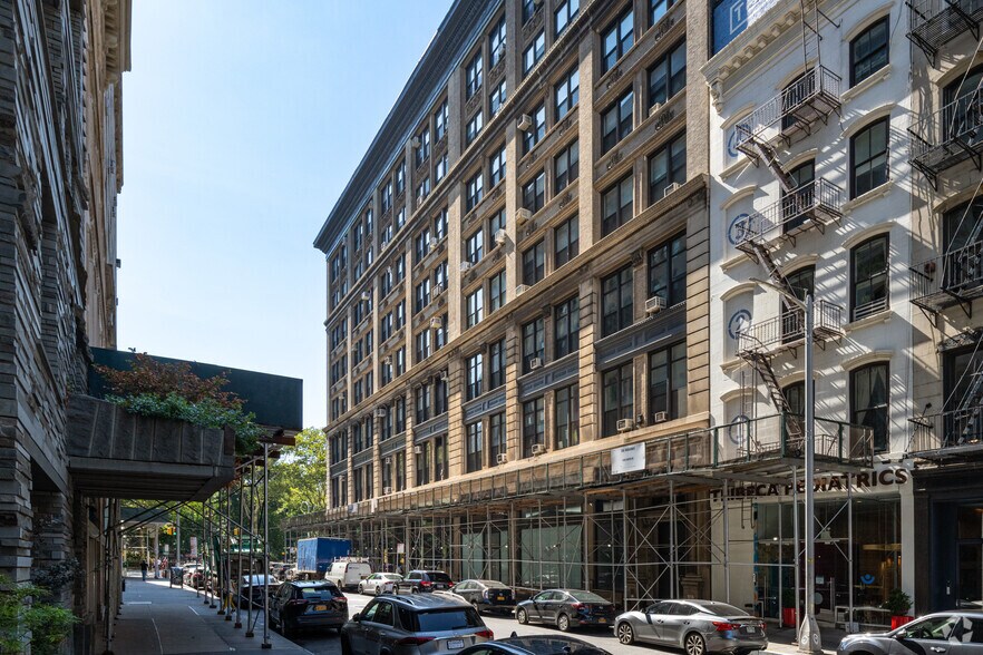 11 Warren St, New York, NY à louer - Photo du bâtiment - Image 2 de 4