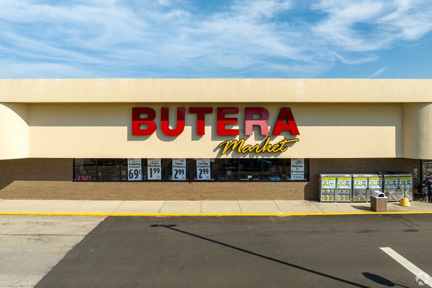 2-80 Tyler Creek Plz, Elgin, IL à louer - Photo du bâtiment - Image 2 de 7