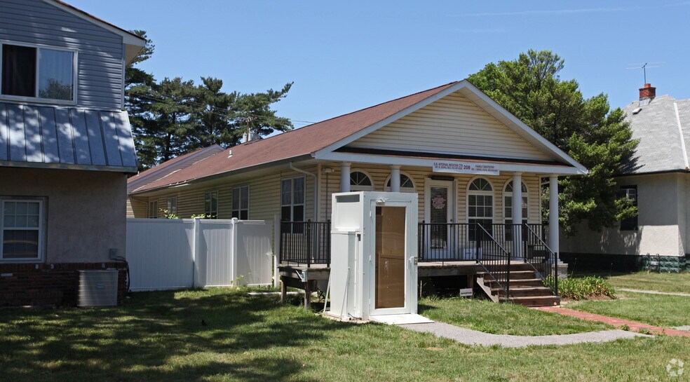 208 Crain Hwy S, Glen Burnie, MD à louer - Photo du bâtiment - Image 2 de 2