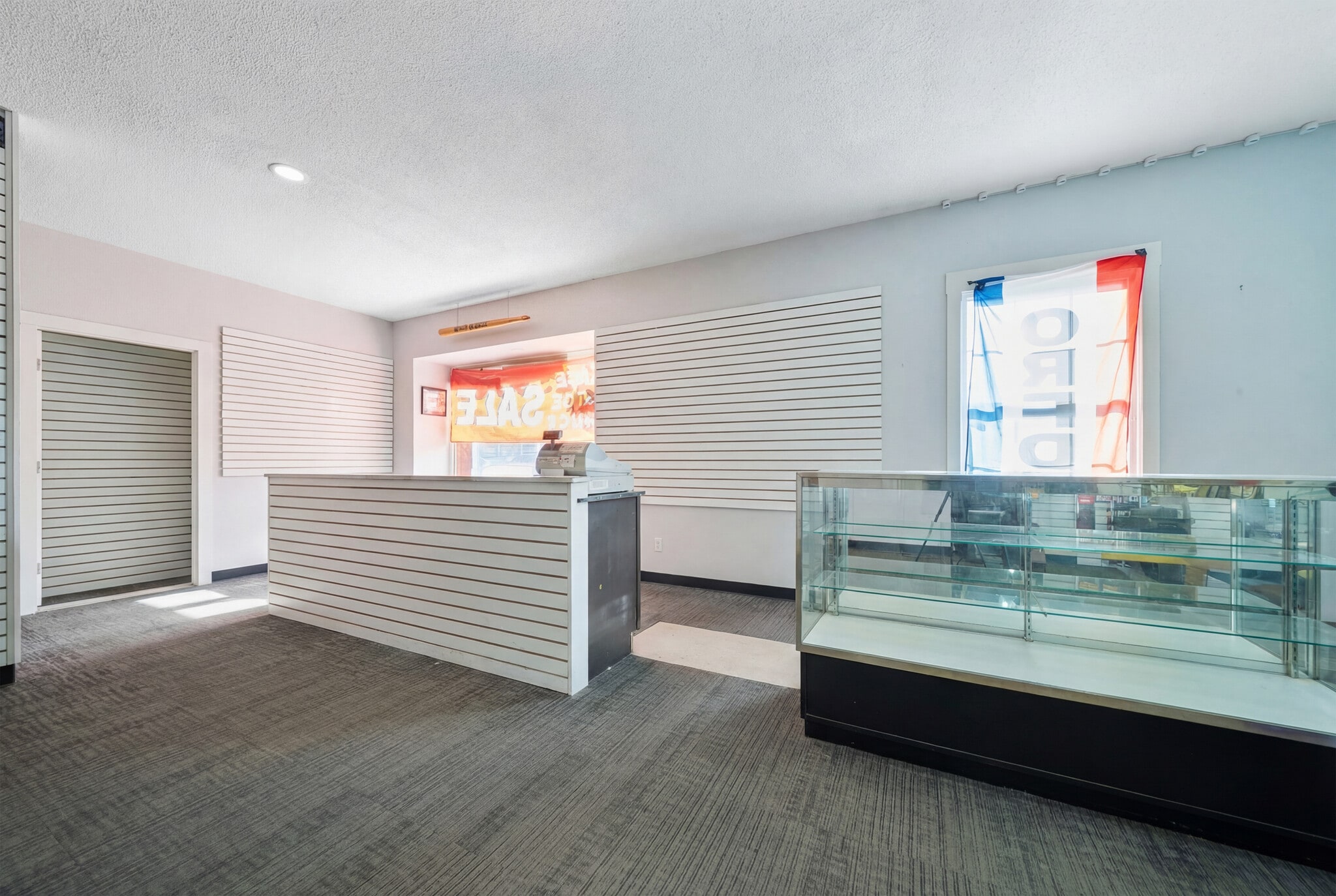 112 Rt-101a, Amherst, NH à louer Photo intérieure- Image 1 de 27