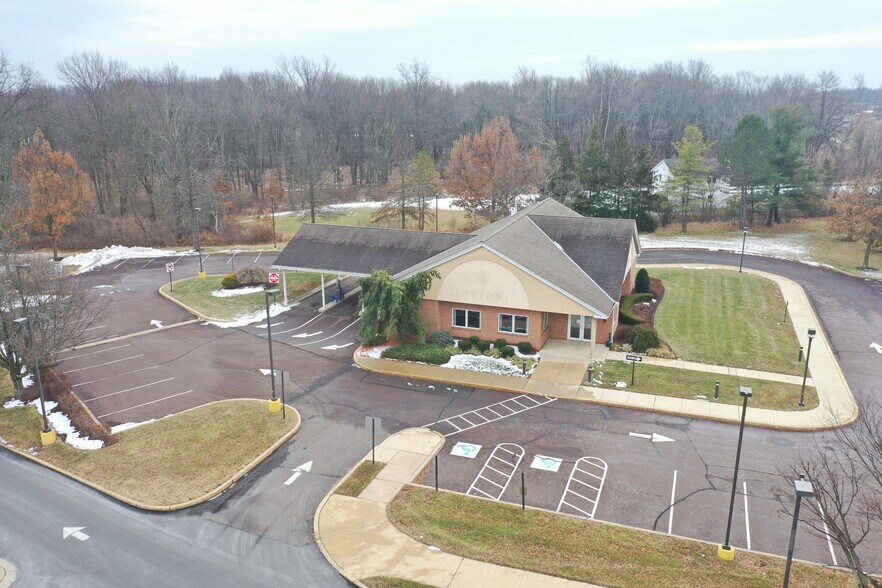 5831-5855 Easton Rd, Plumsteadville, PA à louer - Photo du bâtiment - Image 2 de 19