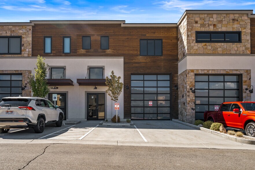 4554 Forestdale Dr, Park City, UT à louer - Photo du bâtiment - Image 1 de 20