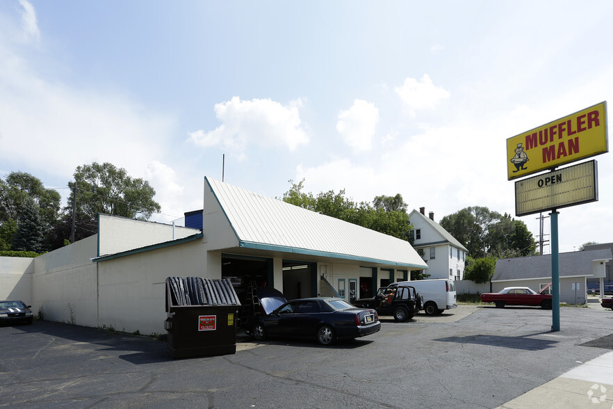 1246 Plainfield Ave NE, Grand Rapids, MI for sale - Building Photo - Image 2 of 2