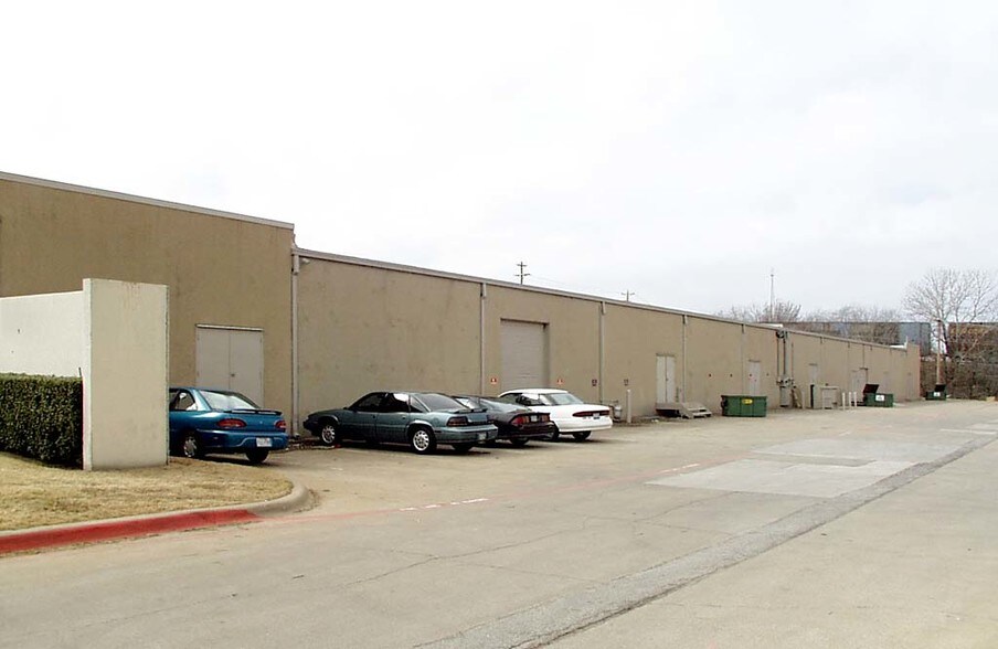 1817-1827 E Division St, Arlington, TX à louer - Photo du bâtiment - Image 2 de 2