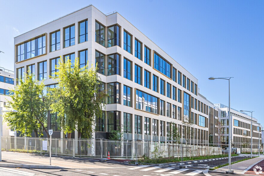 57 Avenue Jules Quentin, Nanterre for lease - Building Photo - Image 2 of 2