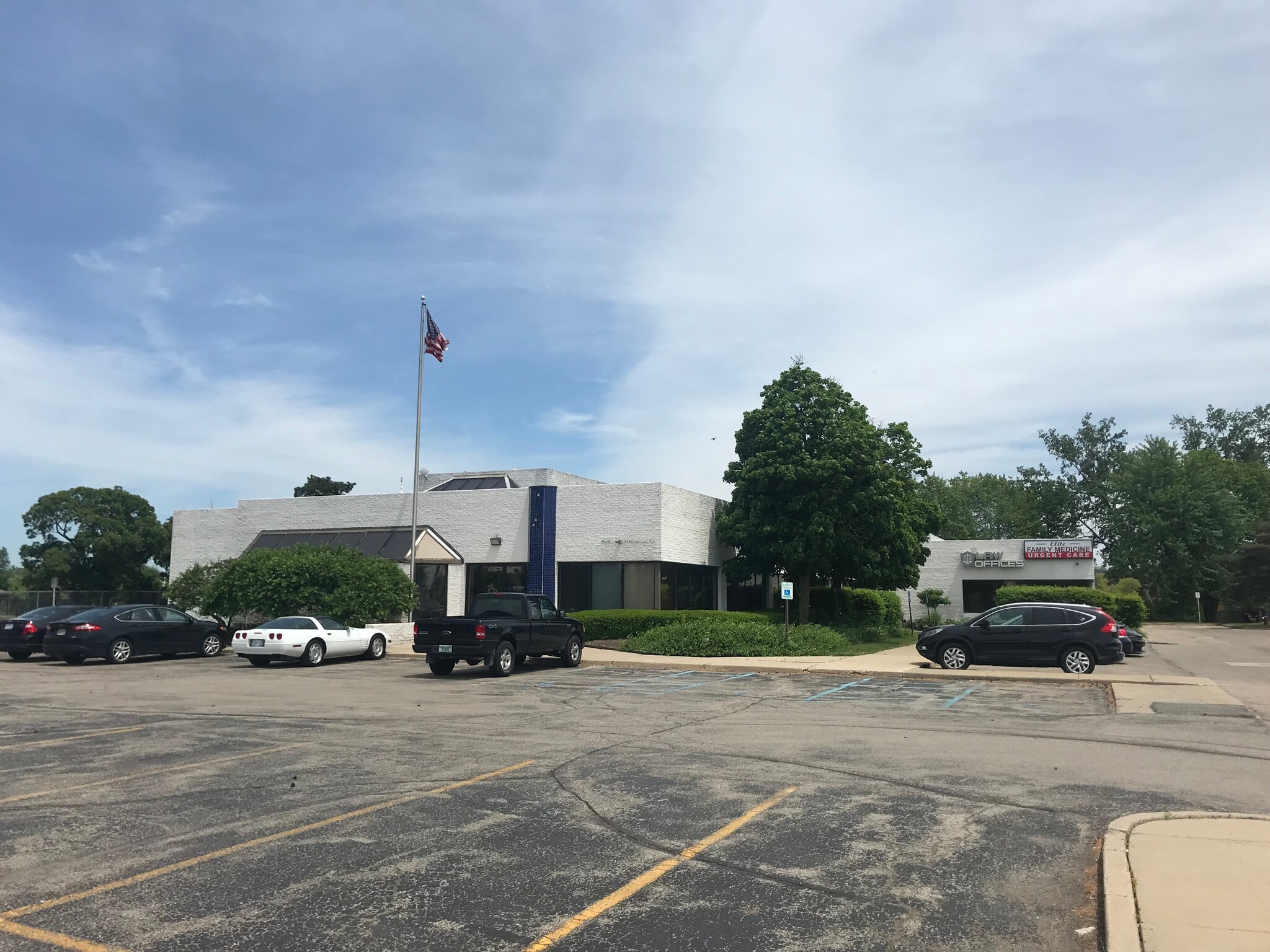 33200 Dequindre Rd, Sterling Heights, MI for lease Building Photo- Image 1 of 8