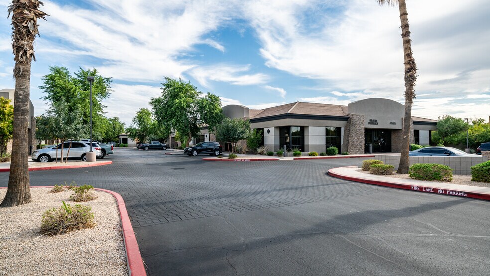 633 E Ray Rd, Gilbert, AZ à louer - Photo du bâtiment - Image 3 de 10