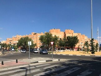 Plus de détails pour Multi-résidentiel à vendre