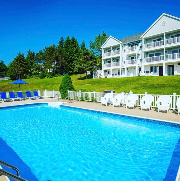 886 Commercial St, Rockport, ME à vendre - Photo du bâtiment - Image 2 de 35