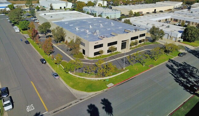 Plus de détails pour 42136 Avenida Alvarado, Temecula, CA - Industriel à louer