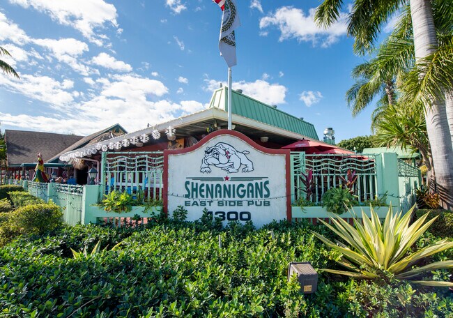 Plus de détails pour 1300 S Federal Hwy, Dania, FL - Commerce de détail à vendre