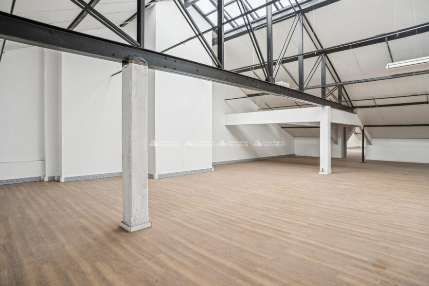336 Avenue Berthelot, Lyon à vendre - Photo du bâtiment - Image 3 de 12